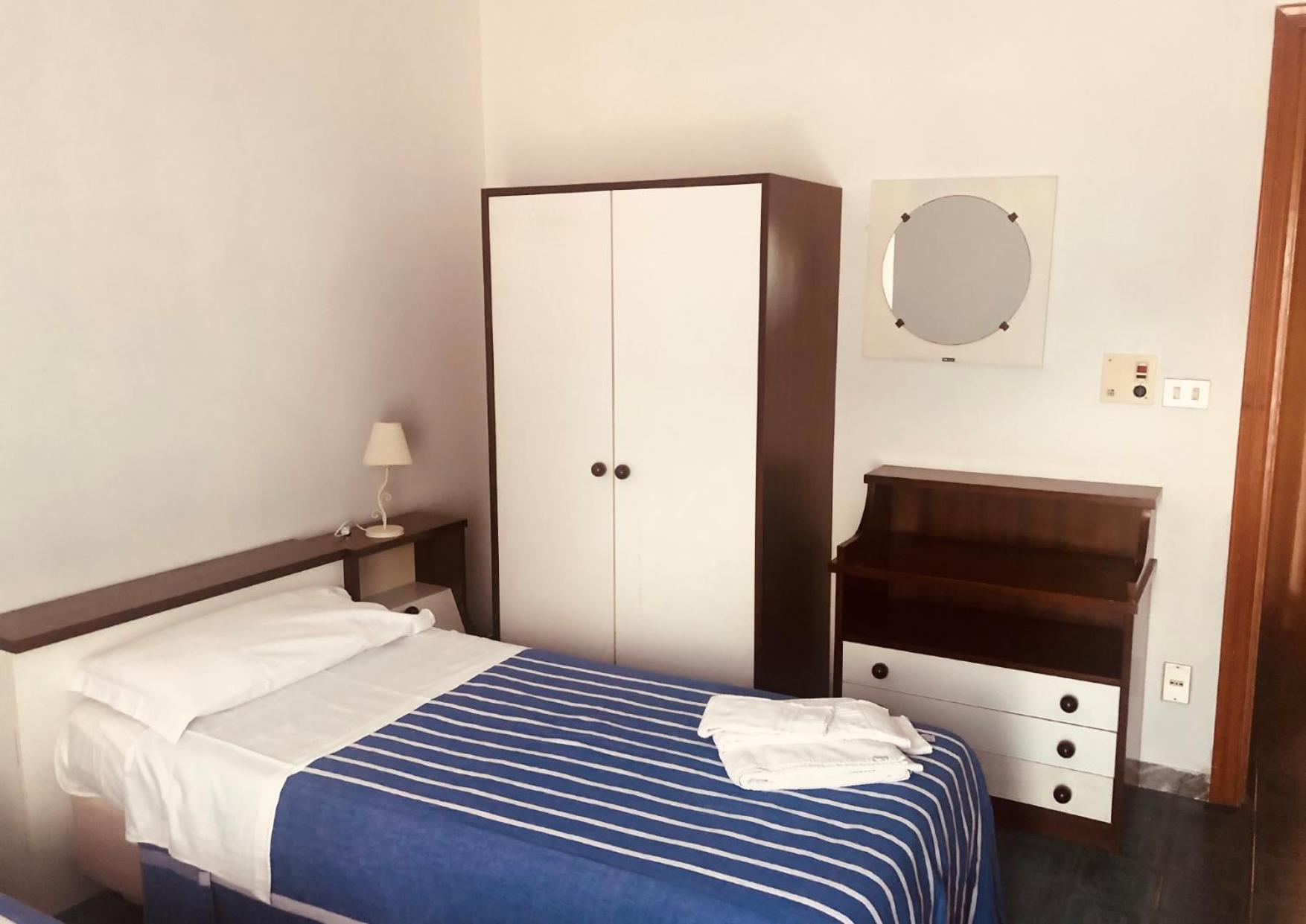 Hotel Mediterraneo Гуардиа Пиемонтезе Терме Екстериор снимка